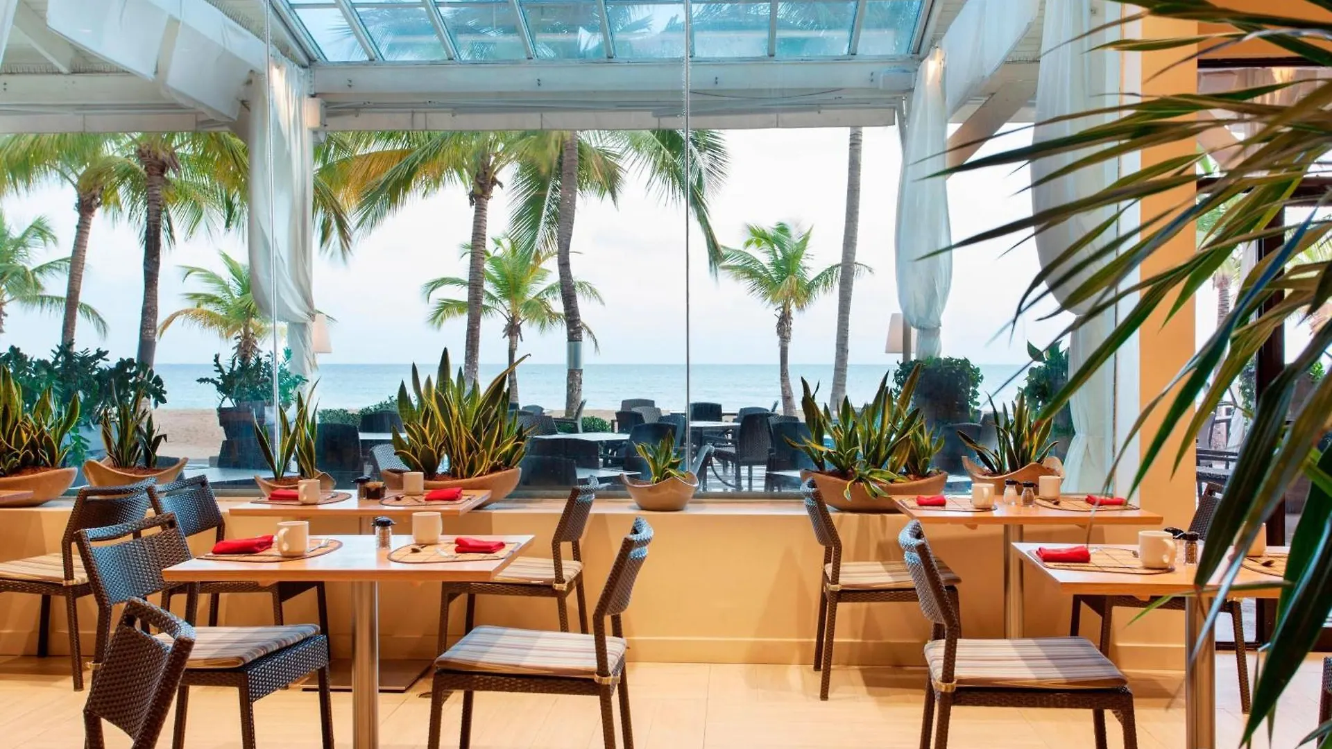 Courtyard By Marriott Isla Verde Beach Resort San Juan 4*,